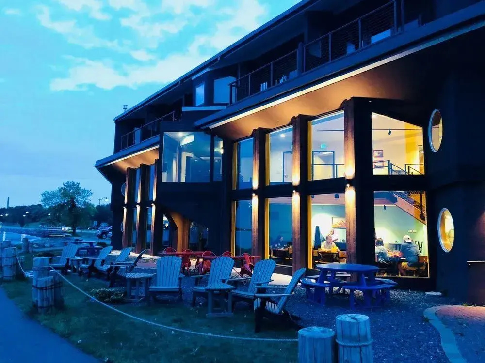 Blue Wave Inn