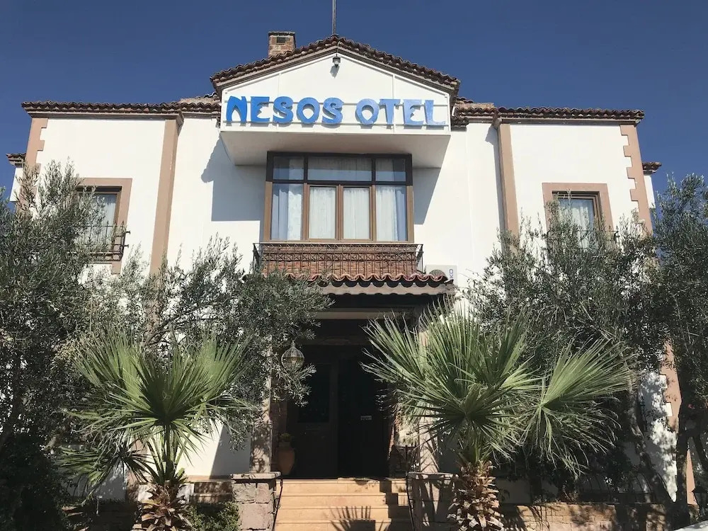 Nesos Hotel