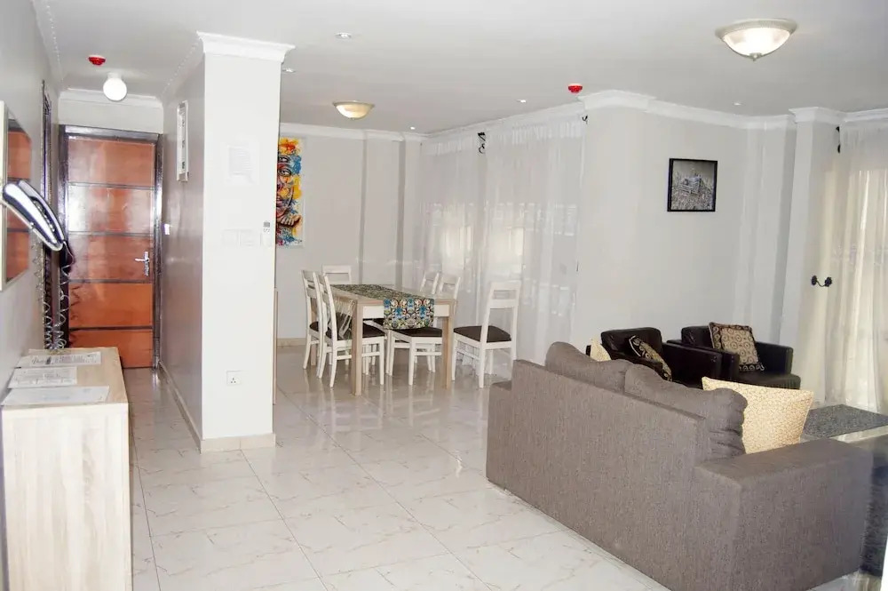 El Mimosa Complex