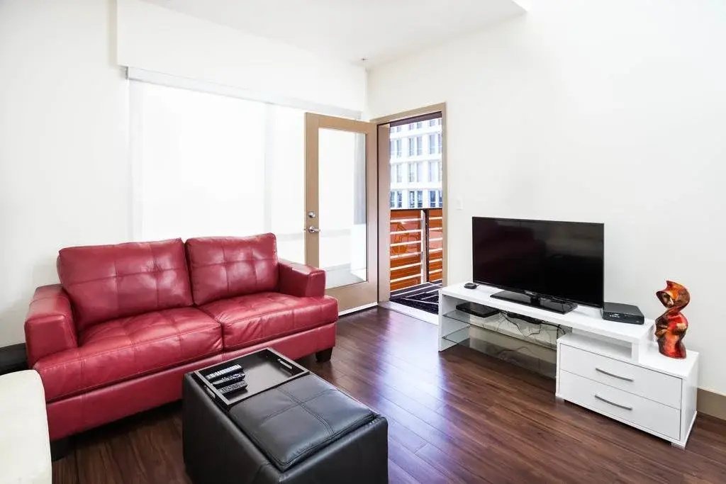 Heaven on Hollywood Boulevard Furnished Apartments