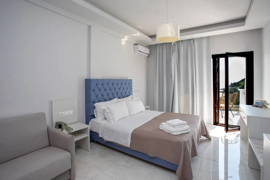 Enjoy Lichnos Bay Village, Camping, Hotel and Apartments