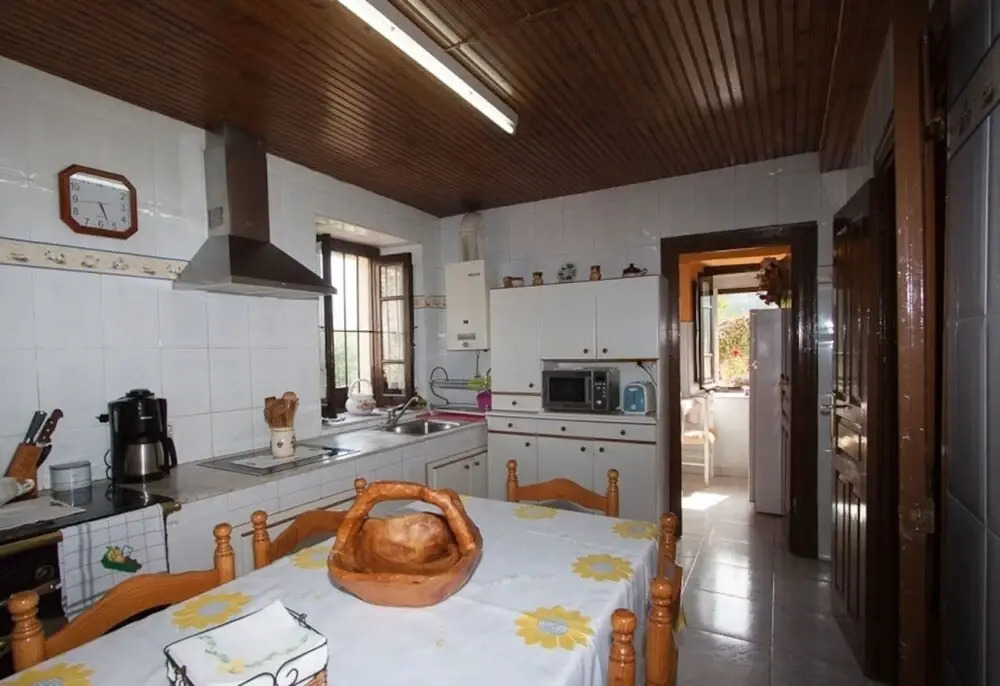 Casa del Cuetu. Traditional village house in Asturias