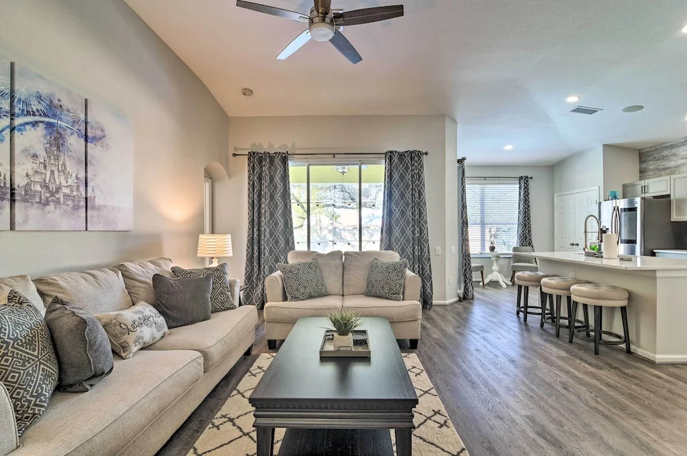 5 Mi to Disney World: Retreat w/ Pool & Lanai
