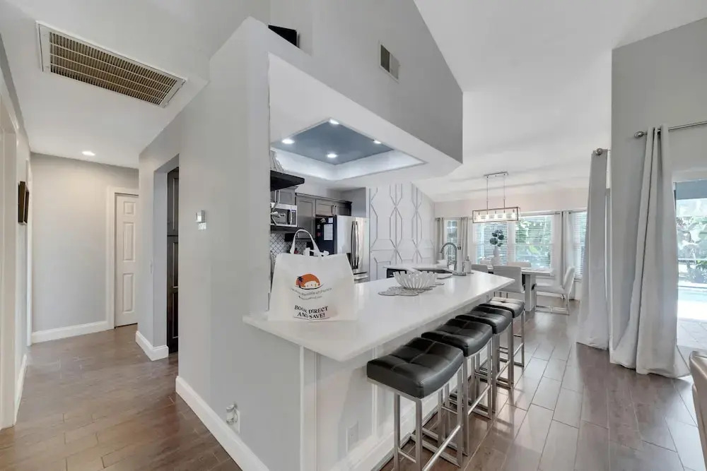 1331 Normandy Cir