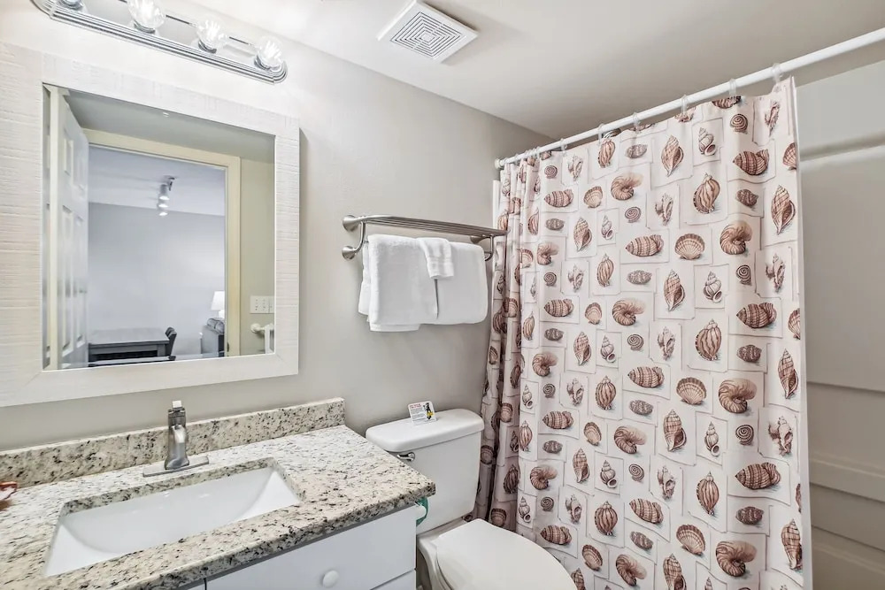 Seacrest 211 2 Bedroom Condo by RedAwning