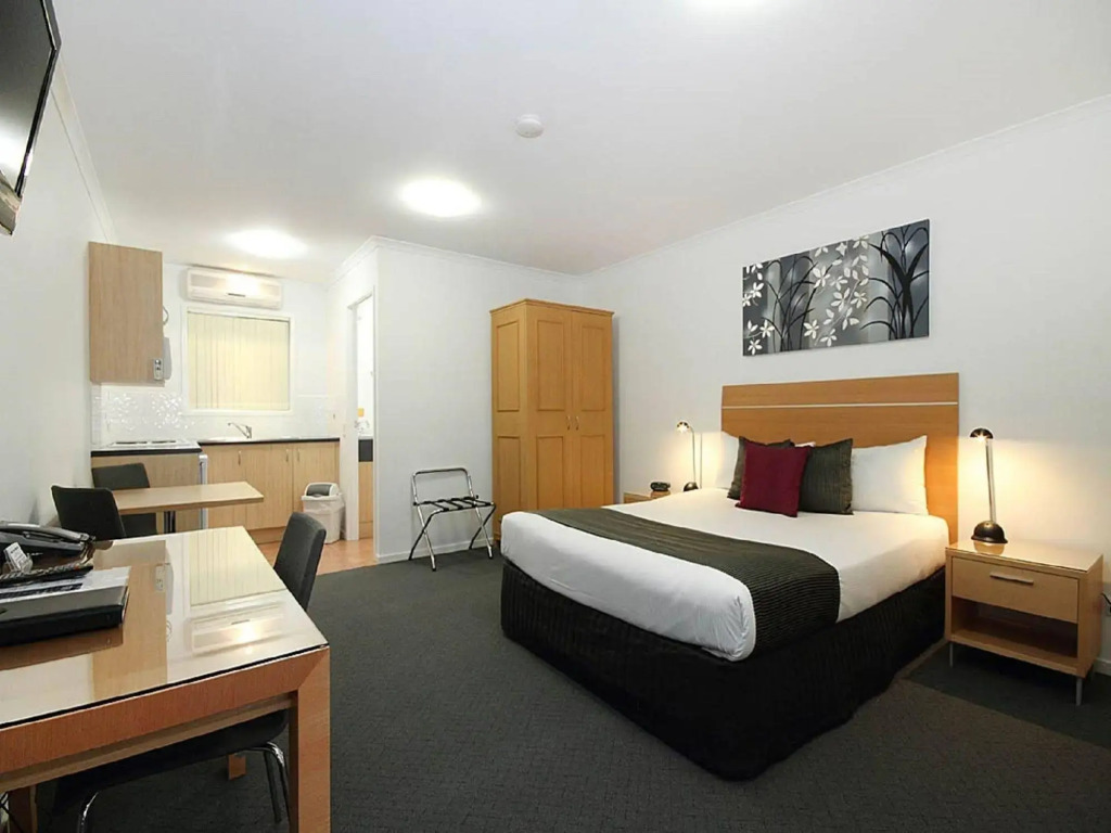 Browns Plains Motor Inn