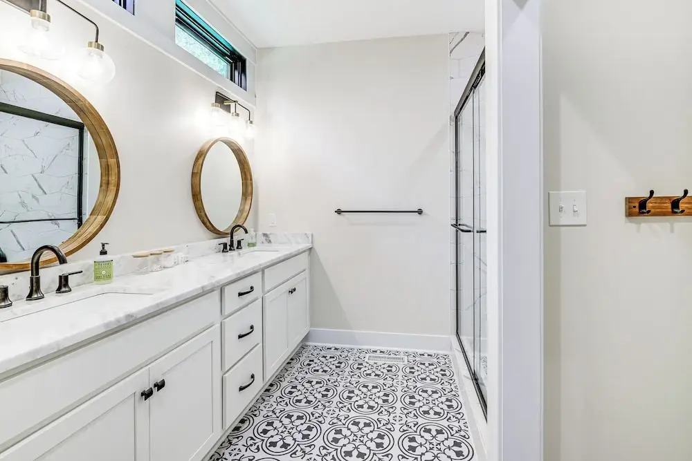 Private Sauna & Game Room: Lakefront Moneta Gem