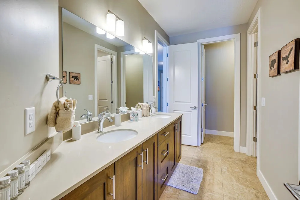 Moab Vacation Rental: Pool & Hot Tub Access!