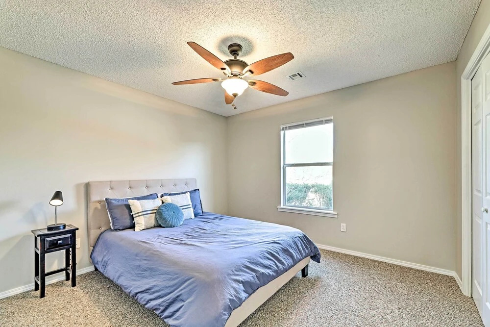 Fayetteville Home w/ Hot Tub ~ 3 Mi to U of A!