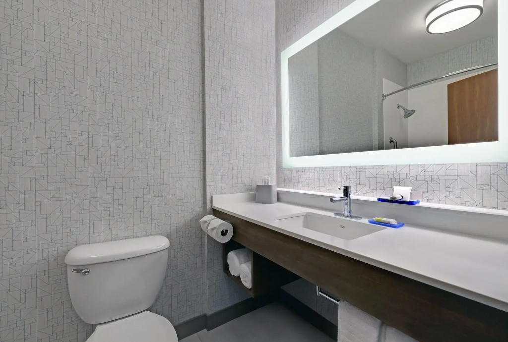 Holiday Inn Express Newport by IHG