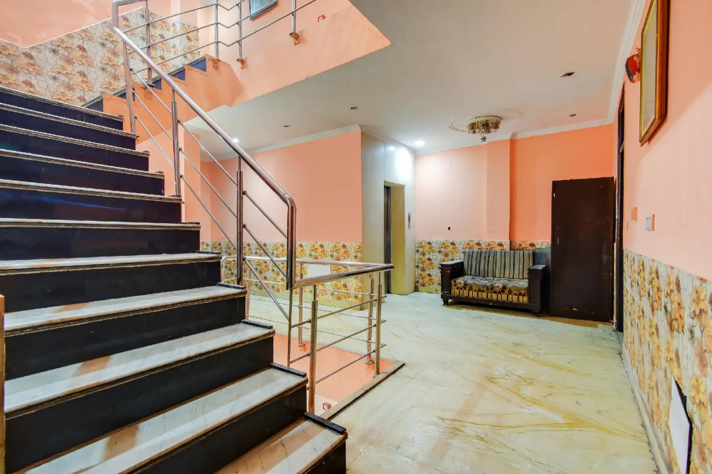 OYO 67901 Hotel Yugh Dx