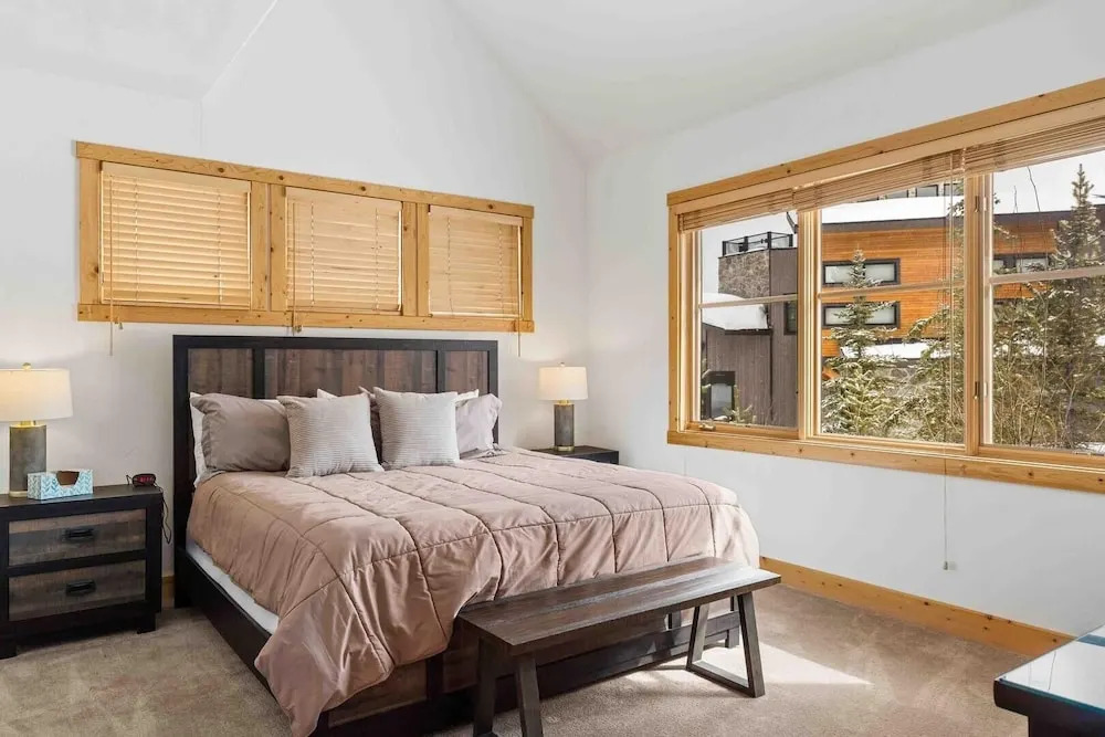 Waterdance House 4 Bedroom Home by RedAwning