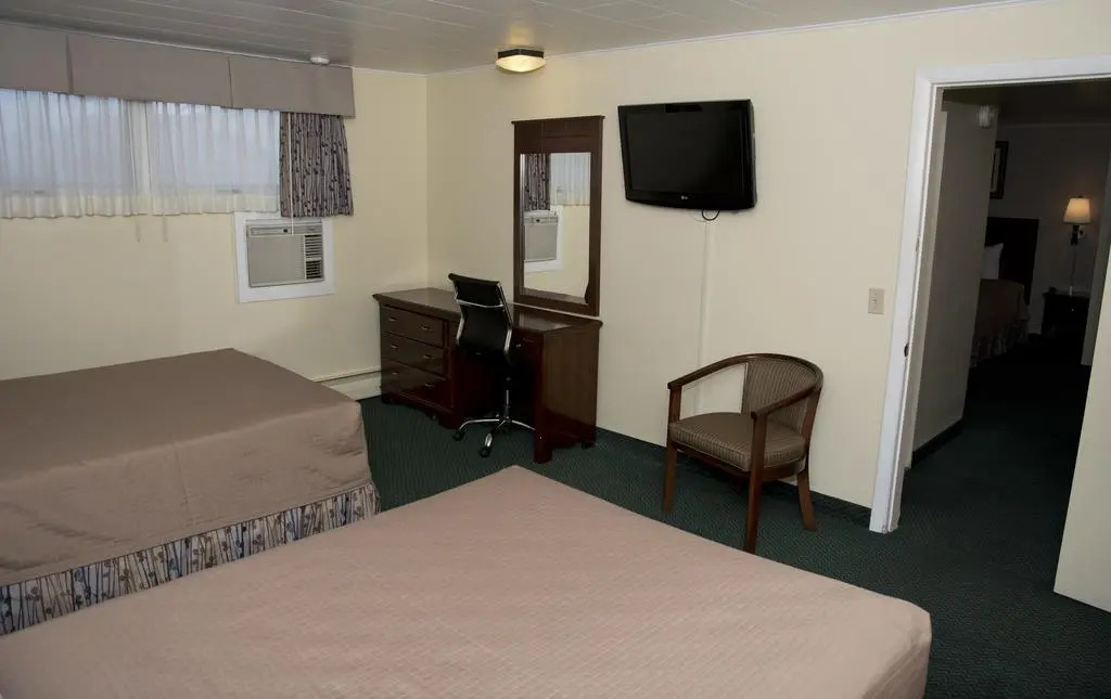 Travelers Inn