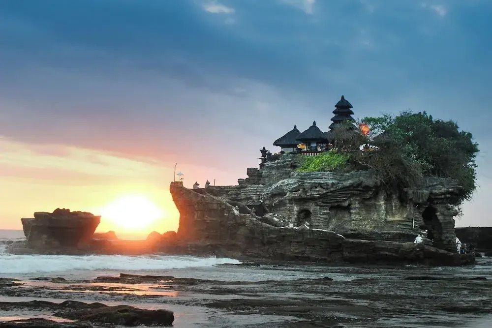 Imagine Your Family Renting a Luxury Holiday Villa Close to Seminyaks Main Attractions, Villa Bali 2043