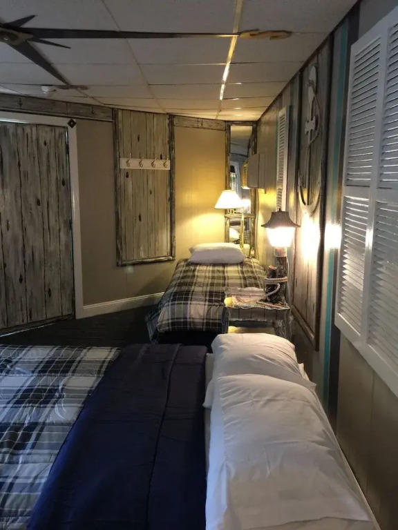 Holly Hill Motel