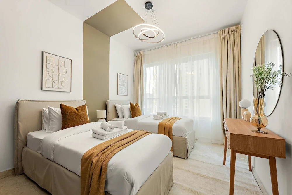 Silkhaus 3BR Maid Room in Marina Heights Tower