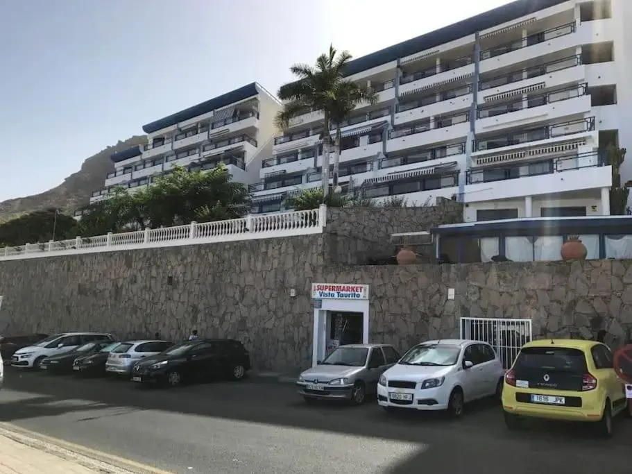 Apartment in Taurito with dream landscape and 30m2 terrace.