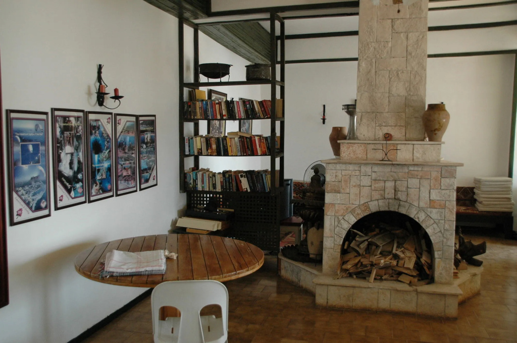 Arpia Hotel