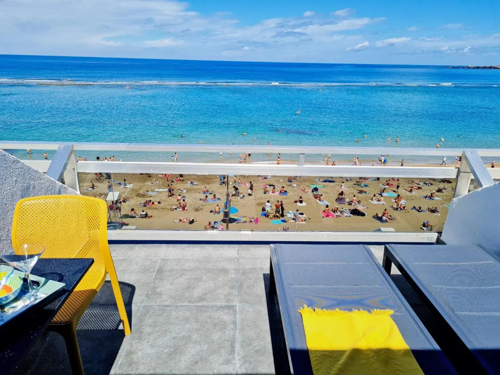 Luxury Suite Over The Beach