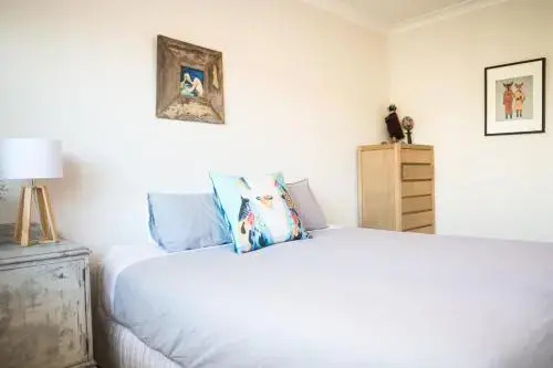 Spacious Coogee Beach Escape w Private Garage