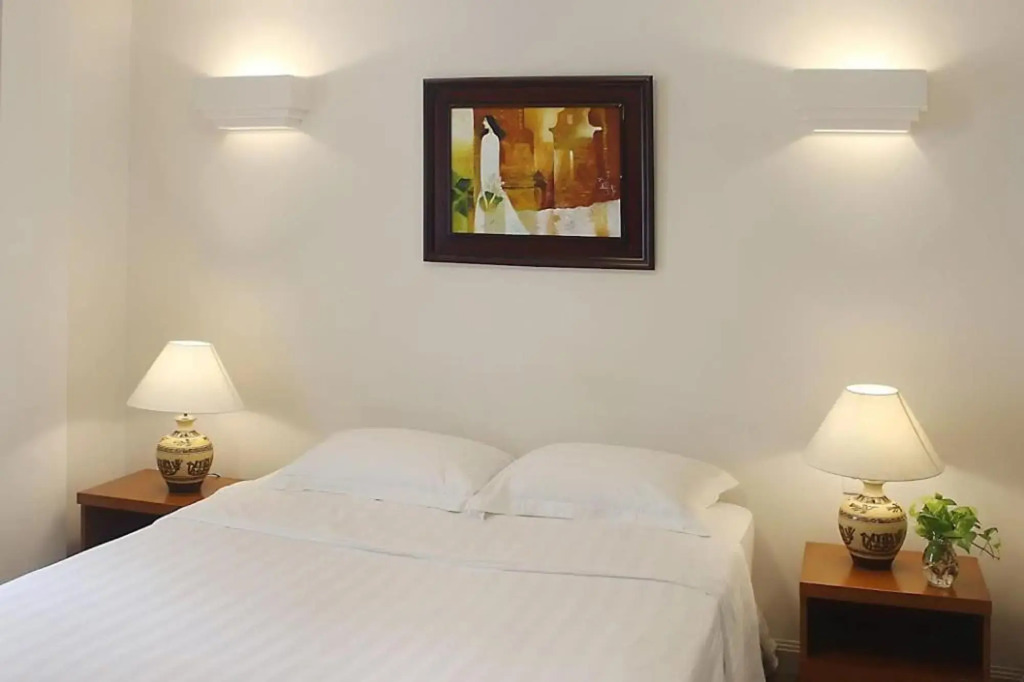 Leman Luxury Suite with Rooftop Pool & Gym