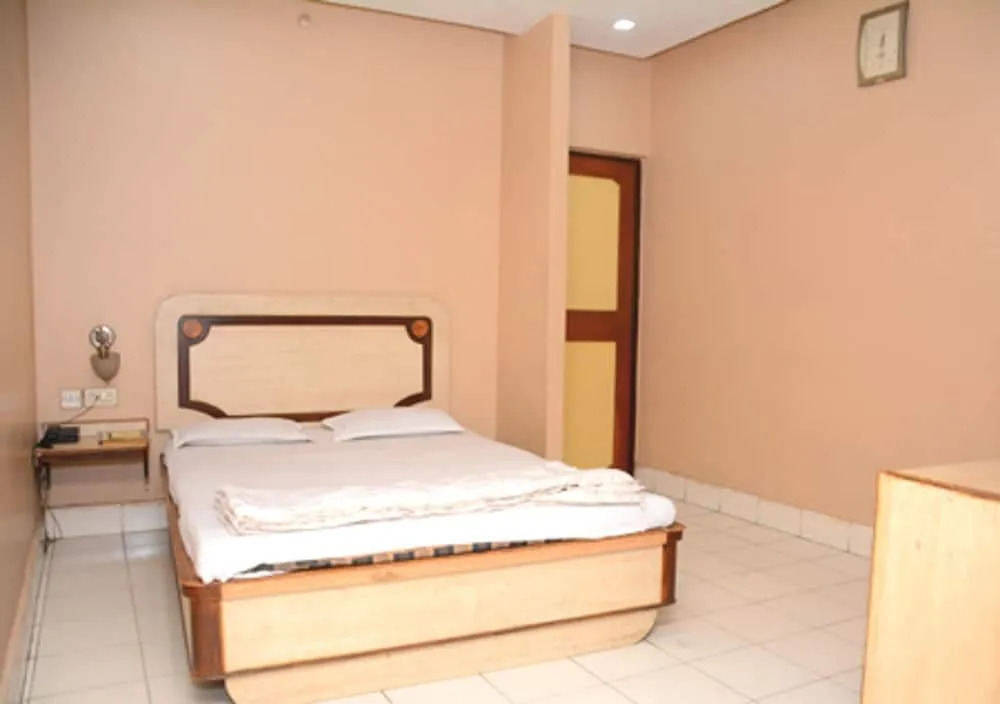 Hotel Pushpak International