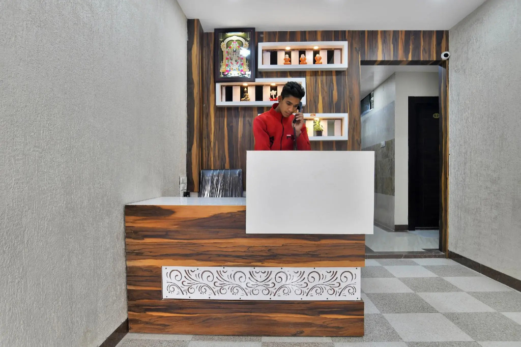 OYO 82307 Hotel Zodiac