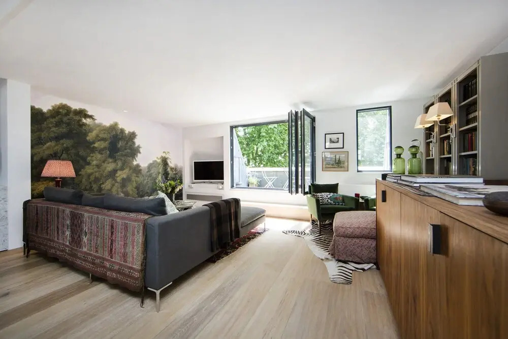 Beautifully Furnished 3 Bedroom, 2 Bath Maisonette With Balcony in Bayswater