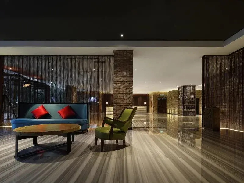 Ease House Hotel
