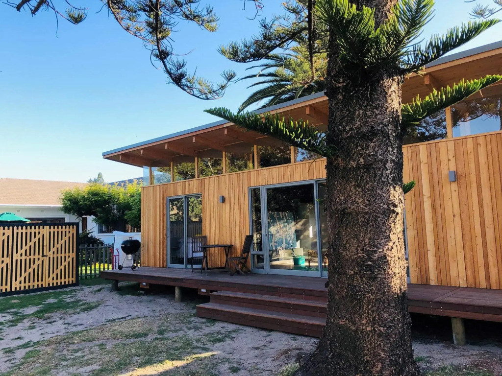 Palm and Pine Cottage