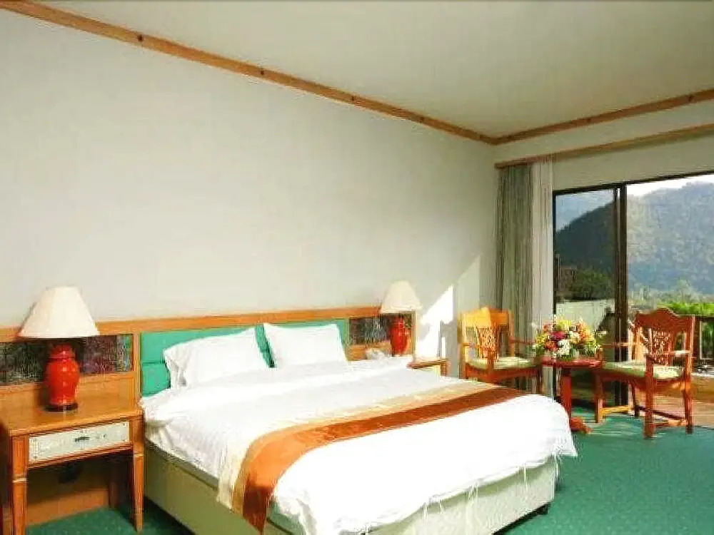 Mandarin Golden Valley Hotel & Spa