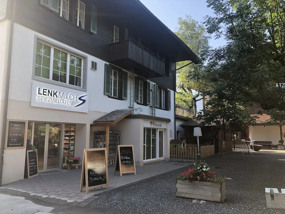 Hotel Krone Lenk