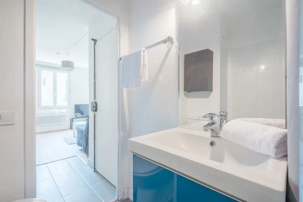 Studio With a Courtyard Place Gambetta