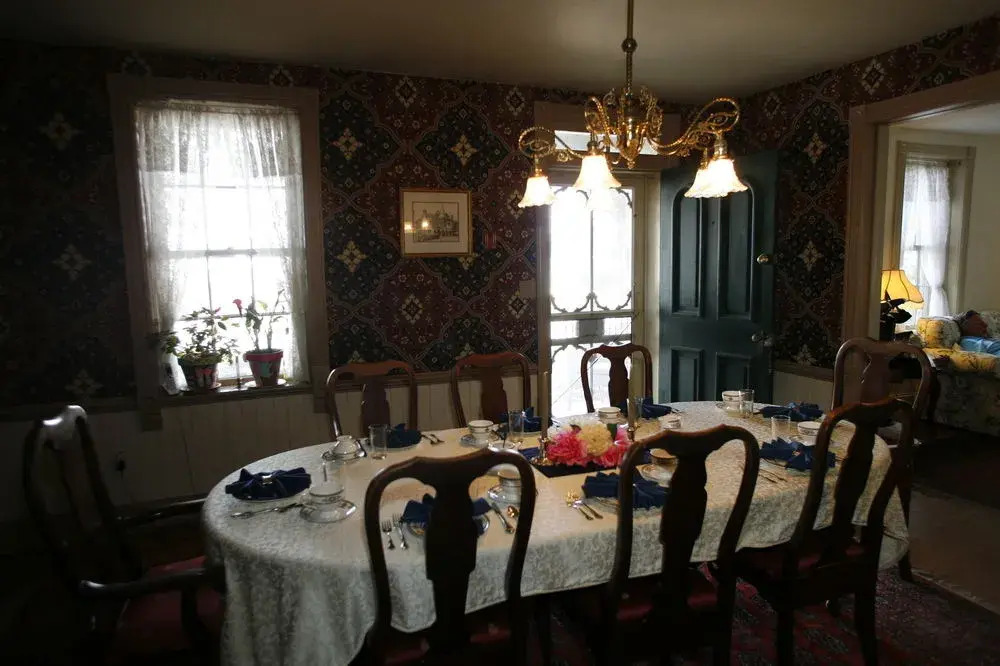 Parsonage Inn