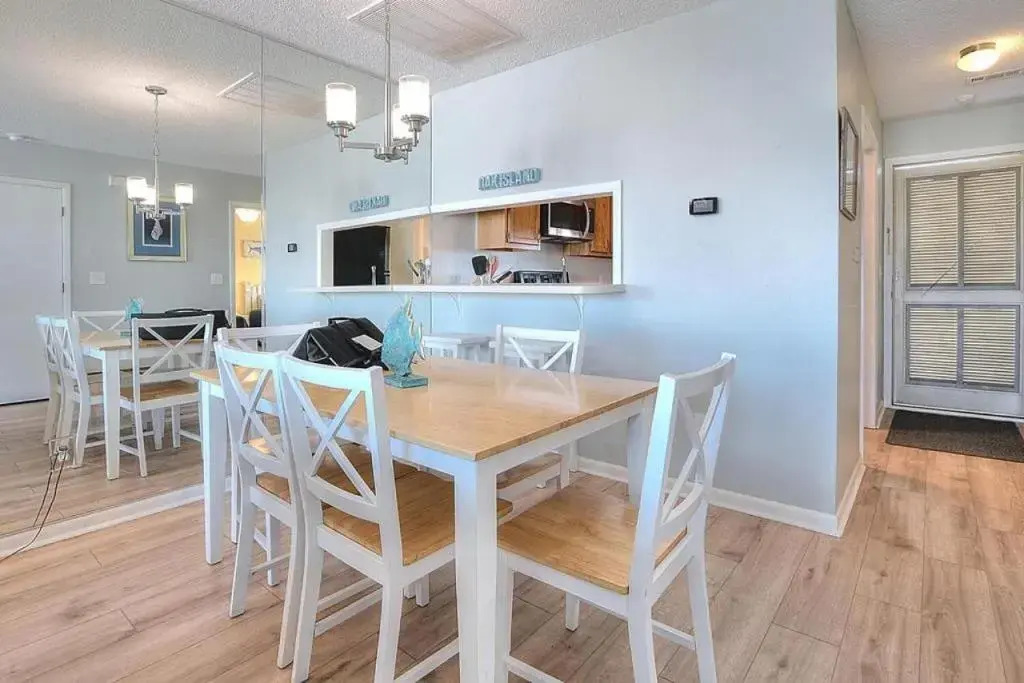 Oak Island Beach Villa 1609 - The Captains Perch