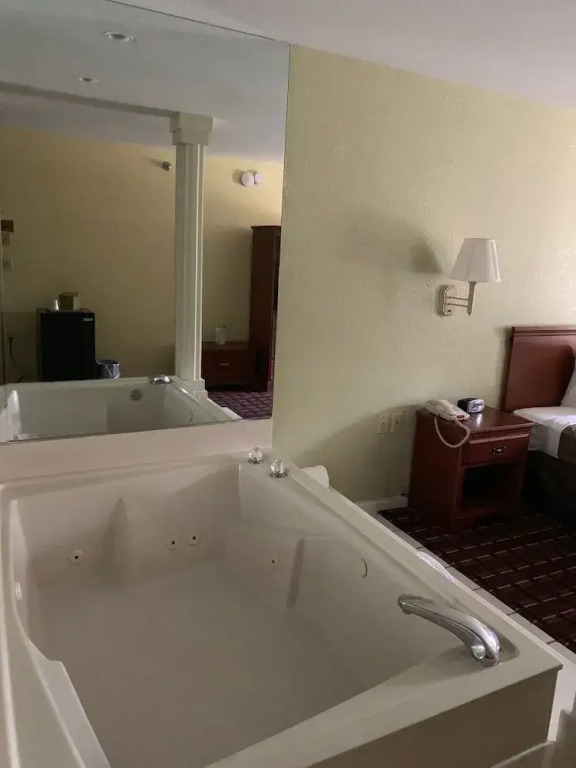 Ozark Inn and Suites