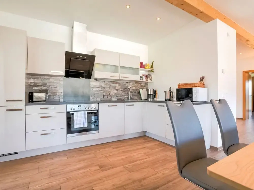 Sunlit Apartment near Ski Area in Weissensee