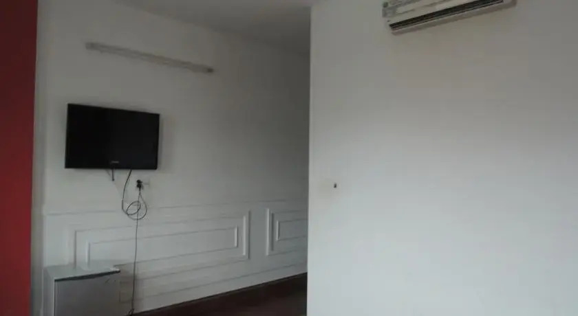 Nhat Van Hotel 1