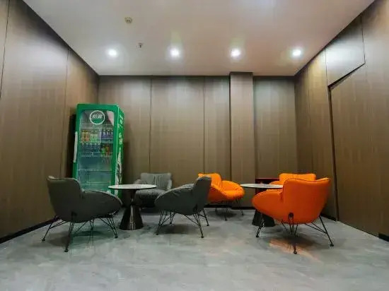 Fuyijia E-sports Hotel (Gongyi Huochang Road Tongben Road Store)