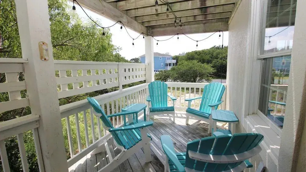 Catchin Waves - 4 Br Home