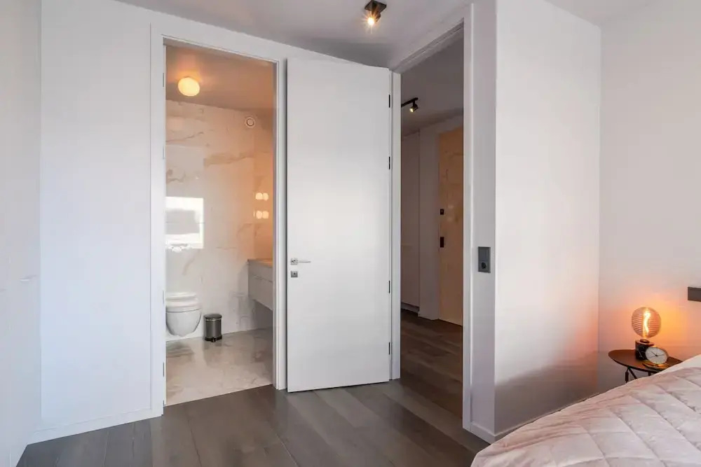 Ocean Breeze Luxury Apartment