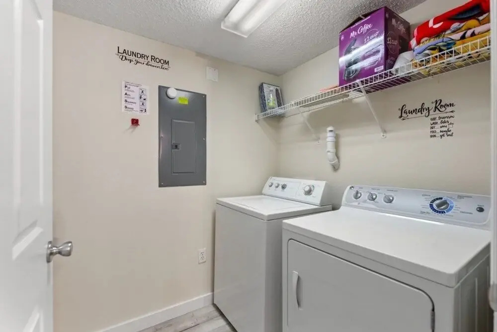 1 In A Minion At Emerald Island By Shine Villas414 3 Bedroom Townhouse
