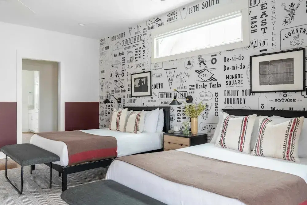 Sleeps 24 2 Homes, Minutes to Downtown+broadway Faith & Barbara by Avantstay