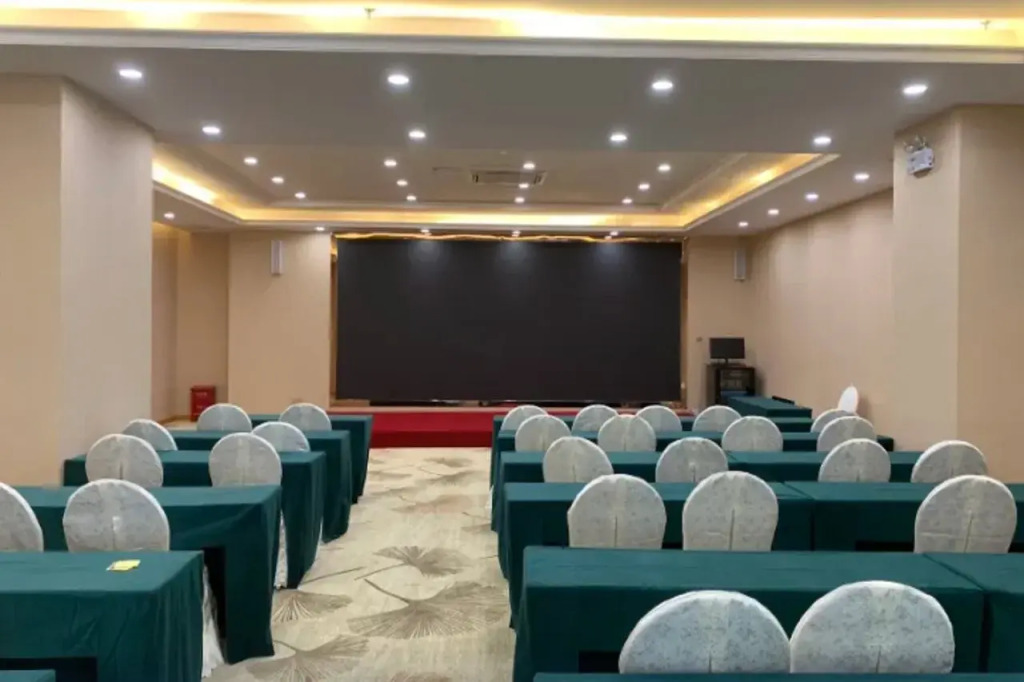 Vienna International Hotel (Huizhou Daya Bay Coastal Park Branch)