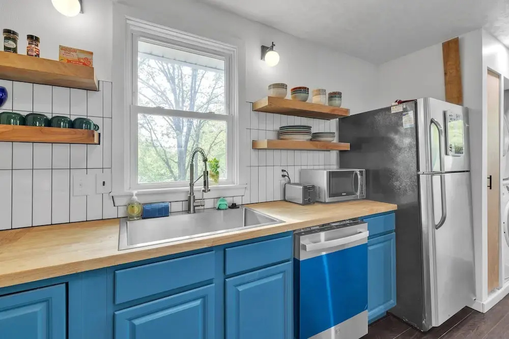 Relax And Unwind In The Heart Of Fayetteville 2 Bedroom Home
