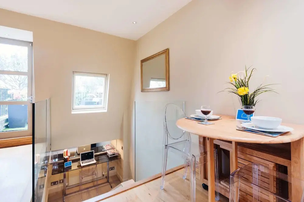 The Kempsford Gardens Nest - AG01