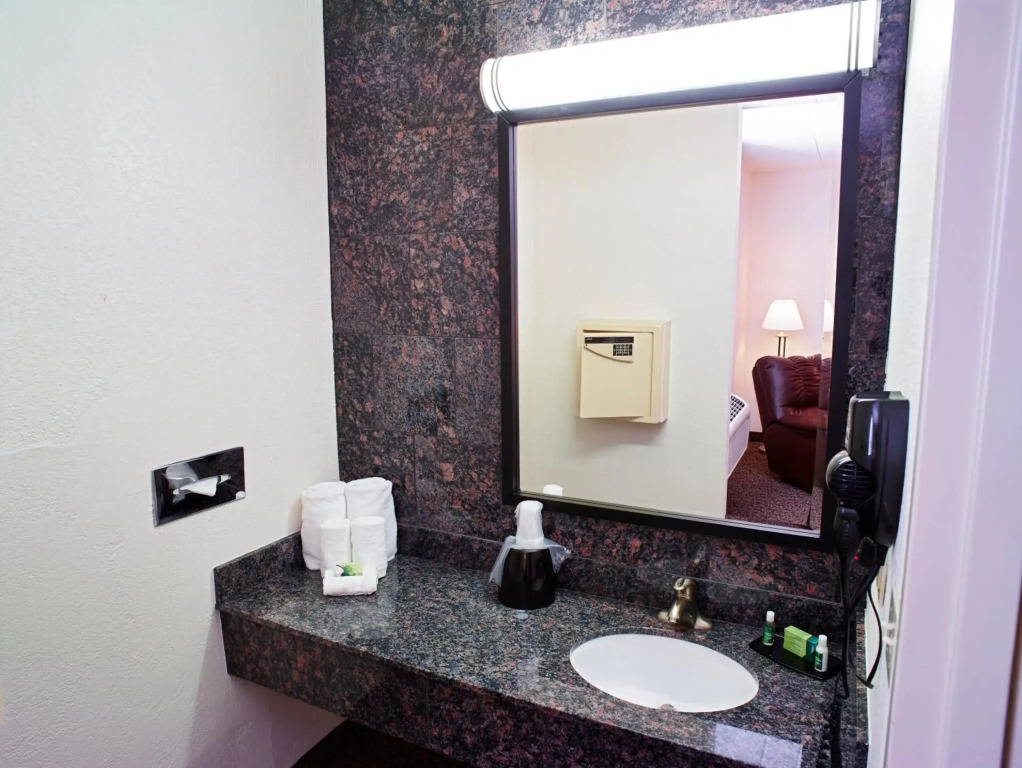 LivINN Hotel St. Paul – I-94 – East 3M Area