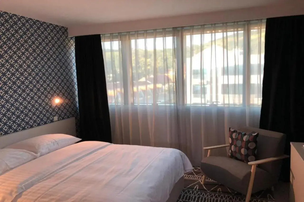 Hotel Cubis