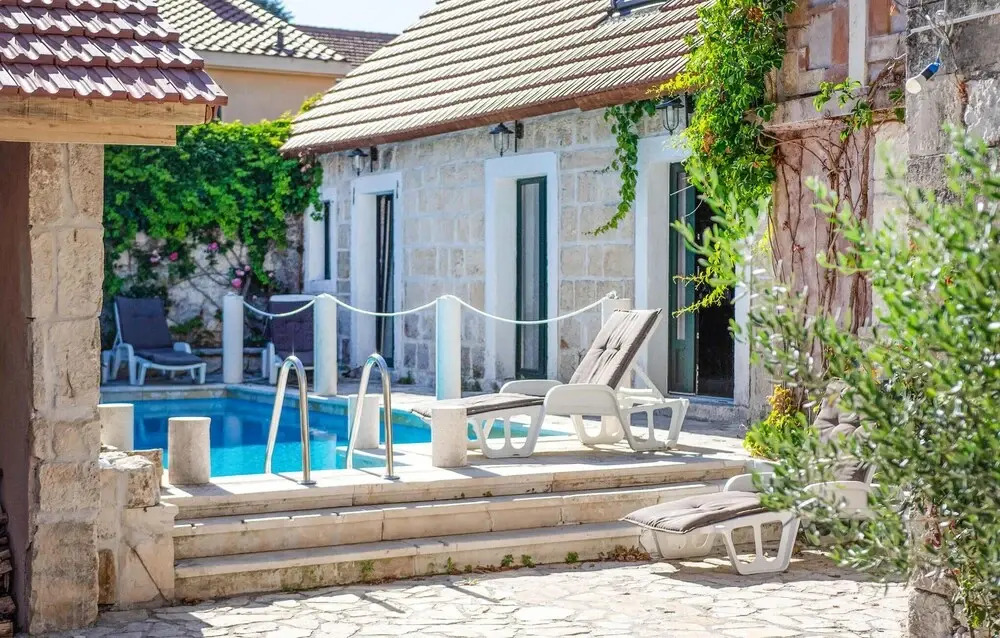Beautiful Home in Sinj with Hot Tub, 4 Bedrooms & Outdoor Swimming Pool