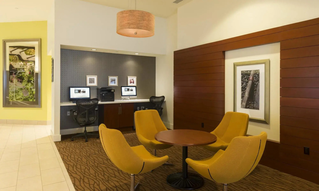 Hilton Garden Inn Alexandria Old Town National Harbor